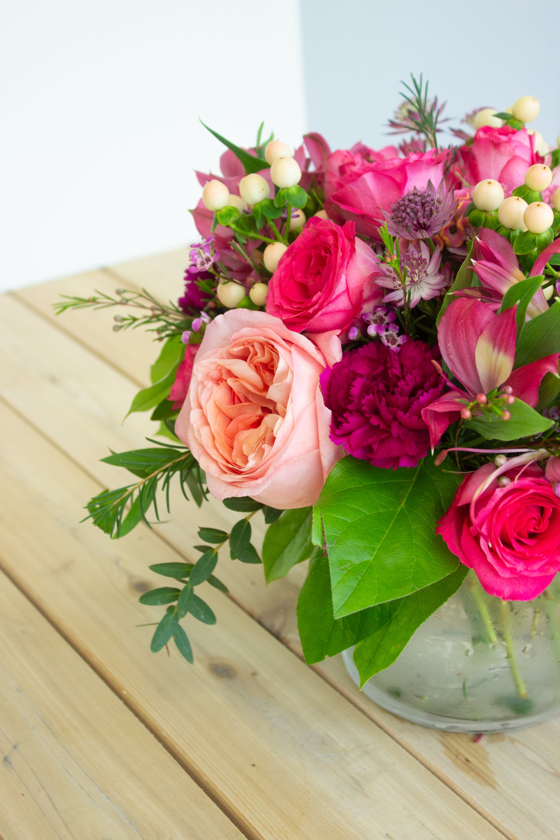 Pink floral arrangement. Photography by Vibeke Silverthorne, 2023