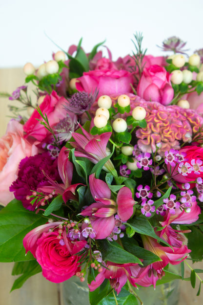 Closeup of pink floral arrangment. Photography by Vibeke Silverthorne, 2023